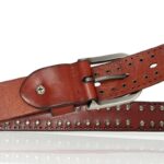 look audacieux avec ceinture cloutée