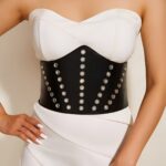 Détail ceinture corset à rivets