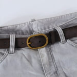 ceinture avec boucle dorée